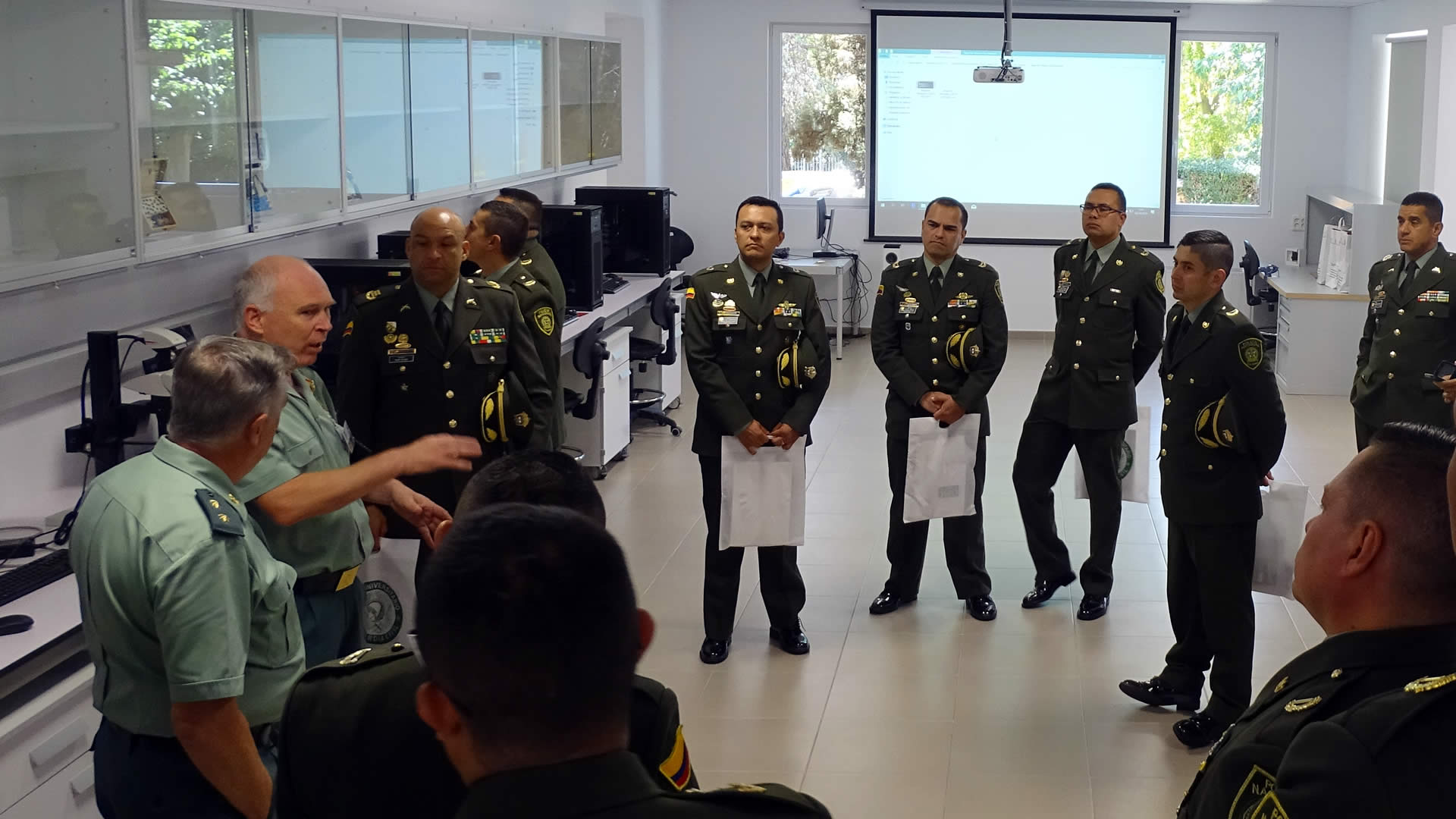 Visita de la Academia de Policía de Colombia